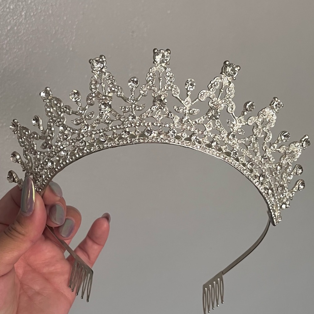 Gorgeous Silver Tiara